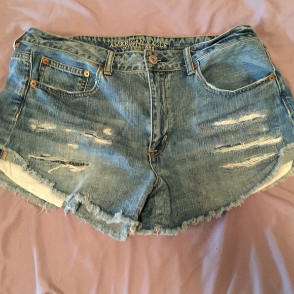 American Eagle Outfitters Pants - American Eagle Outfitters Size 14 Distressed Short